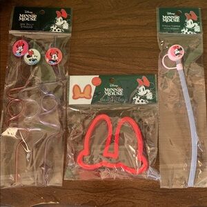 It’s bundle time! NWOT Disney Minnie Mouse 3pc Straw and Mold Set